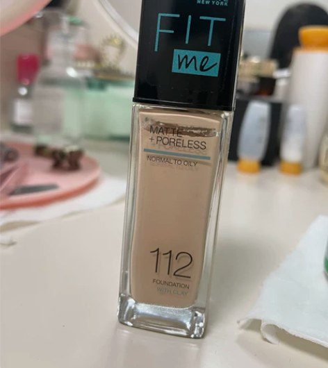 美宝莲粉底液 色号哑光112号 热卖色 没...