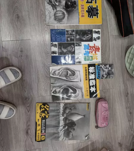 素描画板，素描架，素描书 50元全部带走送...