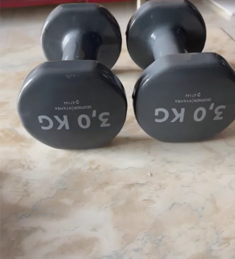 迪卡侬哑铃 感兴趣的话点“我想要”和我私聊...