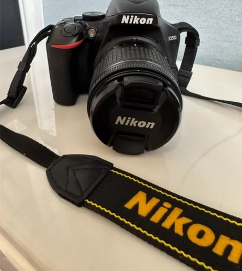 出一台相机NIKON尼康D3500 实体...