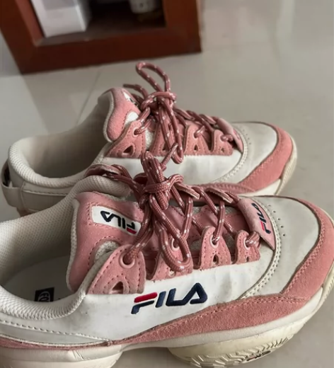 斐乐运动鞋穿了两次，8成新，36码，原价4...