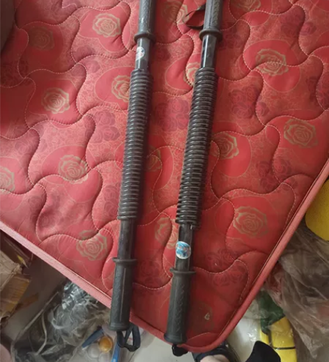 全新库存臂力棒，一个50－一个60，20元...