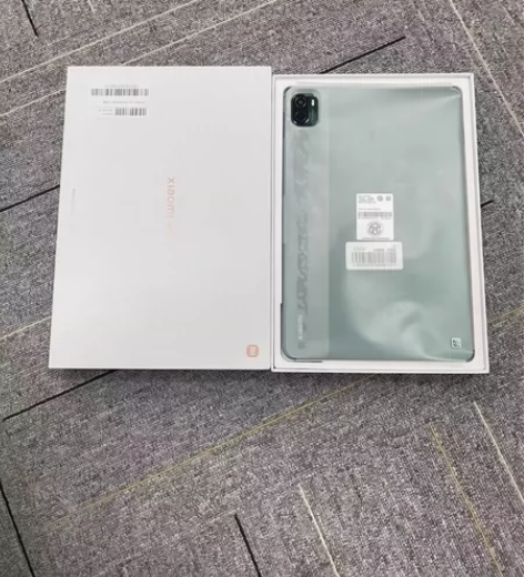 出一台刚买几天小米平板5  6+256  ...