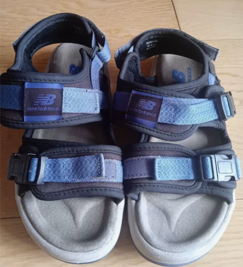 NEW BALANCE新百伦凉鞋，成色如图...