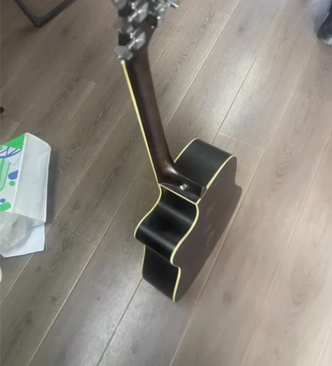 吉他，我也不懂，一直闲置，新旧如图，懂得来 感兴趣的话点“我...