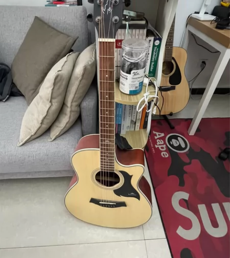 卡马吉他，断了一根弦，其他完好无划痕破损，...