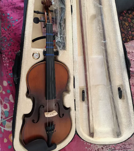 出闲置小提琴一把 买回来也没有学习几回，一...
