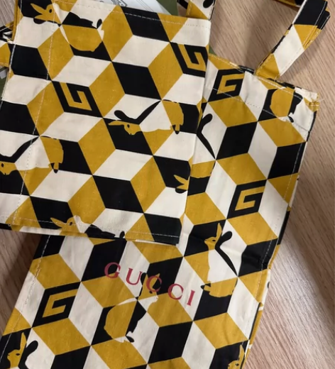 实拍Gucci正品2023兔年帆布袋小号，...