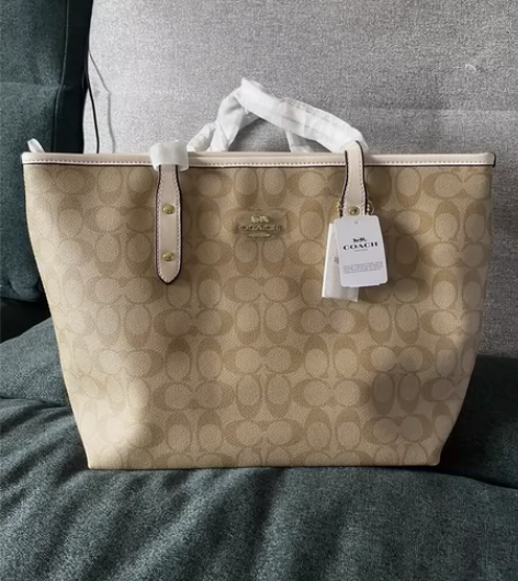 全新！别人赠与，包装购物小票都有在！蔻驰小...