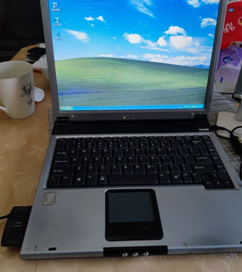 清华同方14.1寸笔记本. 老机器，没有维...