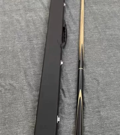 原价1000多一只皮尔力战神台球杆，白蜡木...