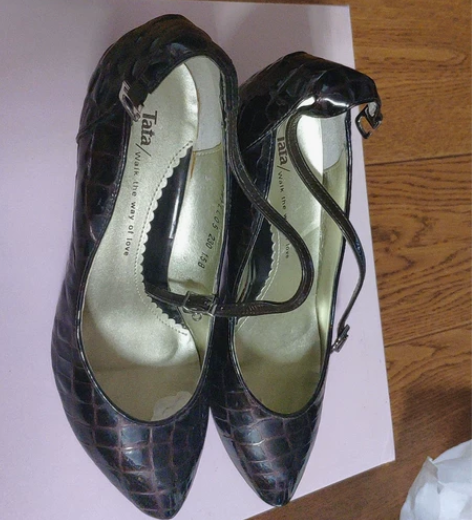 tata 他她女鞋  36码 感兴趣的话点...