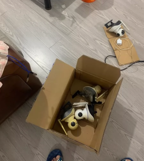 以前开店用的3个网络监控100块。电源线找...