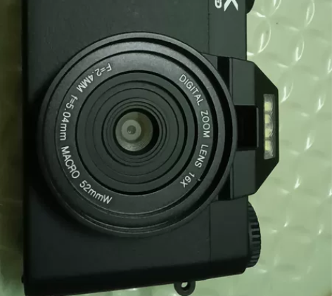 疆友，十成新，带两块电池，没有内存卡 感兴...