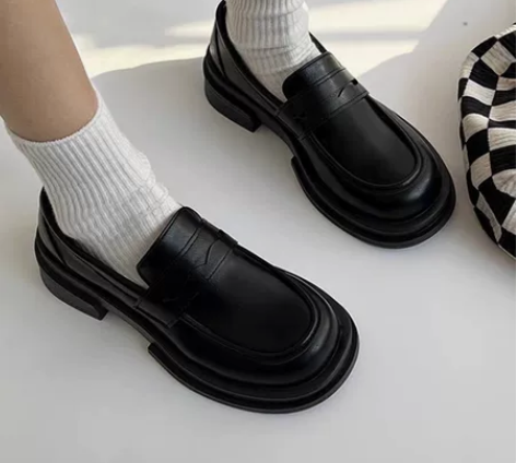 玛丽珍女鞋 38码 感兴趣的话点“我想要”...