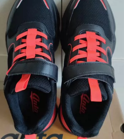 正品安踏大童运动鞋~透气舒适,适合春秋季。...