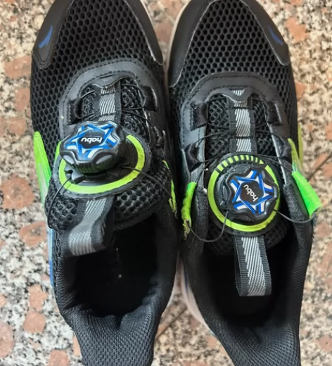 安踏男童夏季网眼运动鞋，34码。新旧如图。...