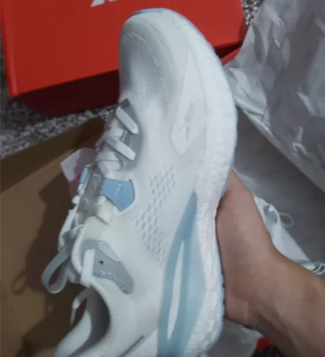 特步跑步鞋 41码 全新正品 41码??全...