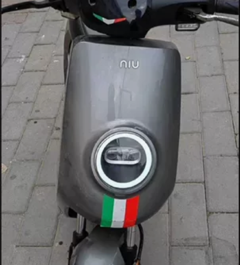 出台小牛电动车，成色新，换了第三方电池，可...