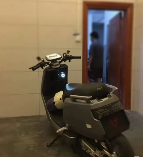 急出一台22年瑞士大屏nqi小牛小牛直上8...