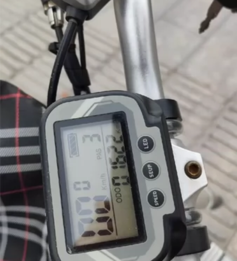 哥德圣电动自行车，正步品牌的，48伏10A...