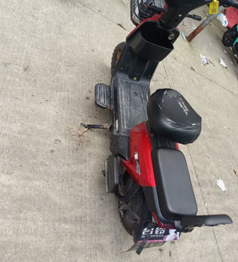 台铃电动车一部电池是锂电池可以跑120公里...