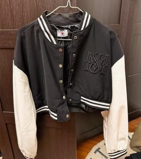 棒球短开衫 短款，均码，110斤内穿吧，全...