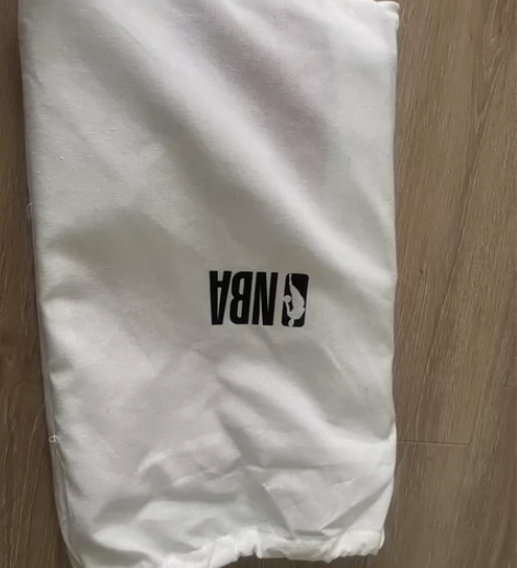 NBA公牛队单肩包 全新 ， 质量很好。 ...