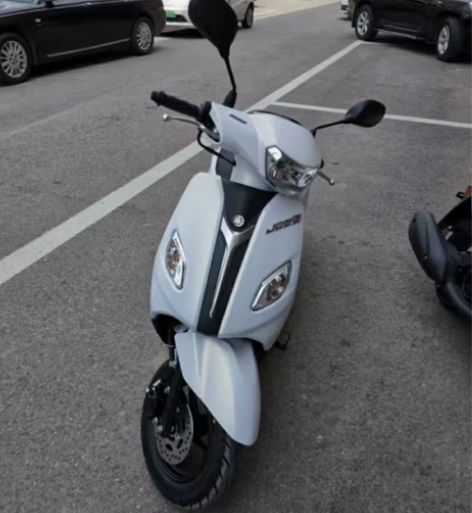 雅马哈巧格i125,全车几百公里,小踏板摩...