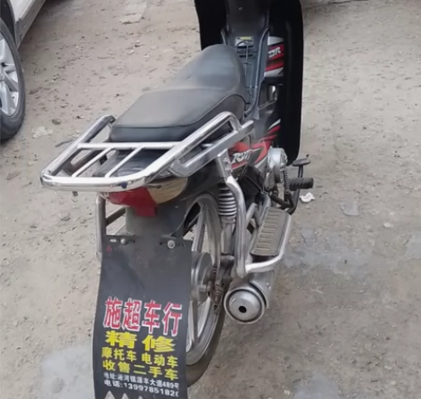 朋友转卖国威牌弯梁摩托车，好启动，不烧机油...