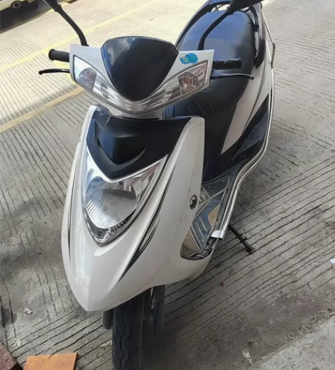 因家里买了两辆小车，摩托车很少开，所以飞鹰...