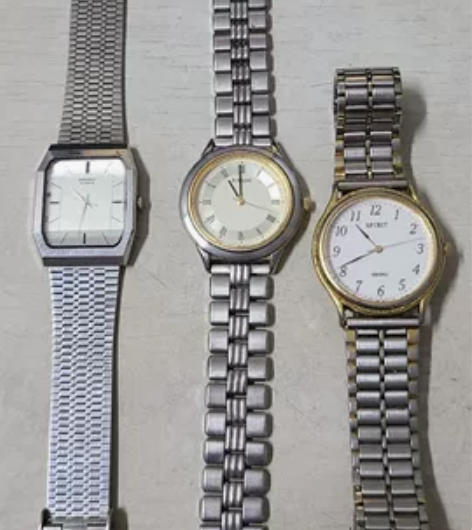 进口精工手表 两个正常走时 当配件出 电池...