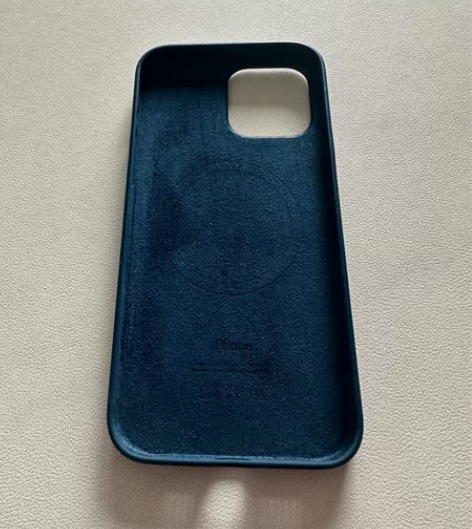 出13promax原装磁吸手机壳，还有两盒...