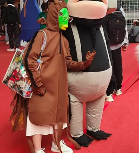 【主出/次换】175码坤蛙，漫展游场一上午...