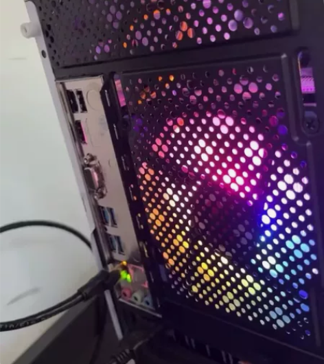 现卖1800硕扬 13代i5 13400F...