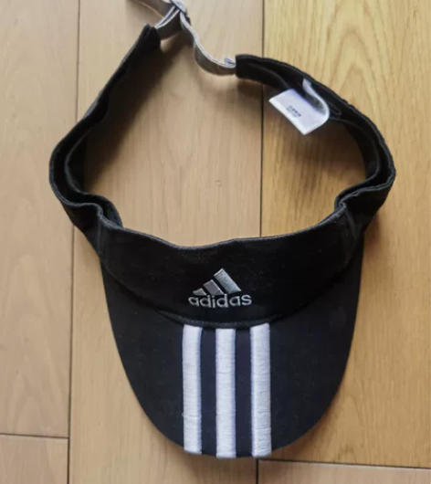 阿迪达斯运动帽遮，均码，闲置，售出不退不换...