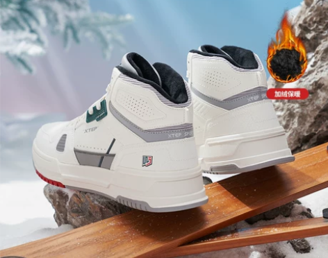 ?特步男鞋高帮棉鞋男板鞋2021年秋冬季厚...