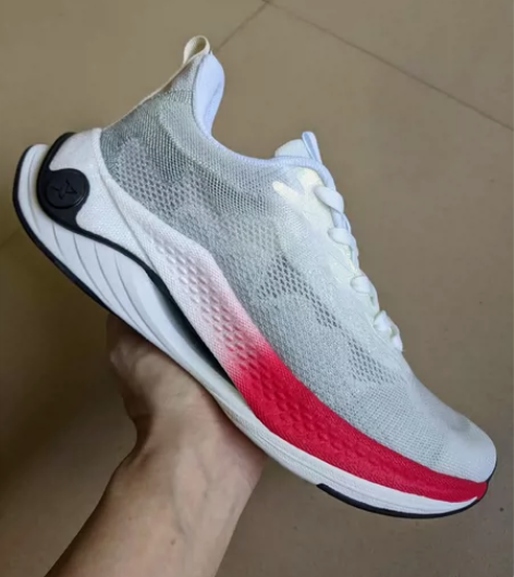 全新42码特步影擎跑鞋运动鞋男鞋新款轻便透...