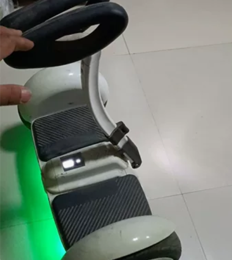 电动智能平衡车,去年还是前年在桃花仑沃尔玛...