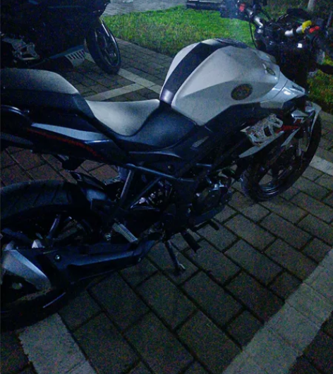 22年贝拉利红宝龙 感兴趣的话点“我想要”...