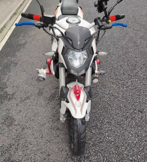 贝纳利红宝龙，手续齐全，才买的保险，17年...