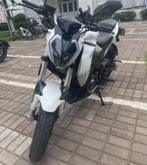 贝纳利小迅龙150~19年上牌 9千多公里...