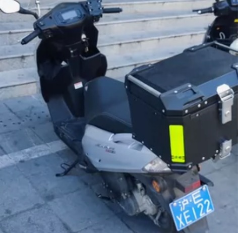 20年铃木UY，蓝牌，浦东户口，1万公里刚...