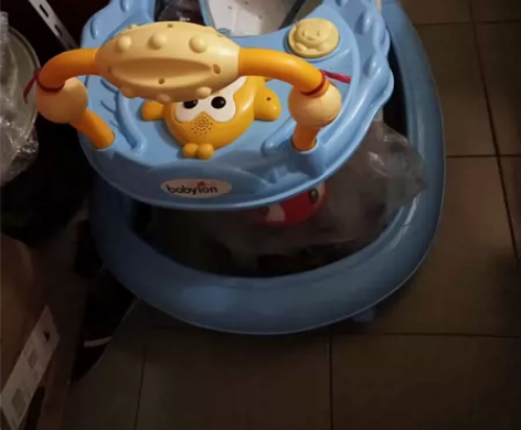 婴儿学步车，买在娘家就用过一次，几乎全新。...