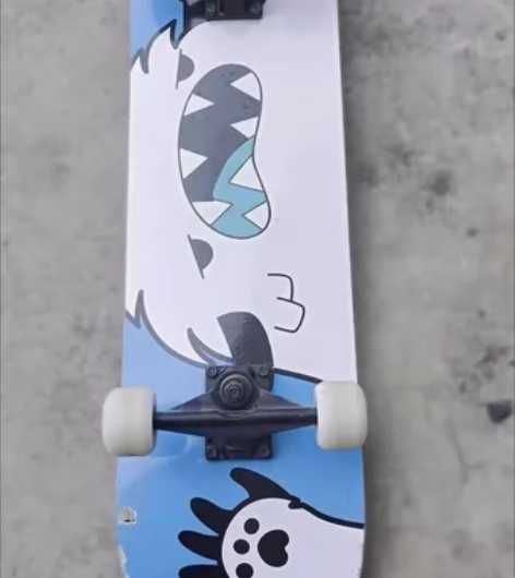 贱卖-原价400多的进口组装四轮滑板朋友送...