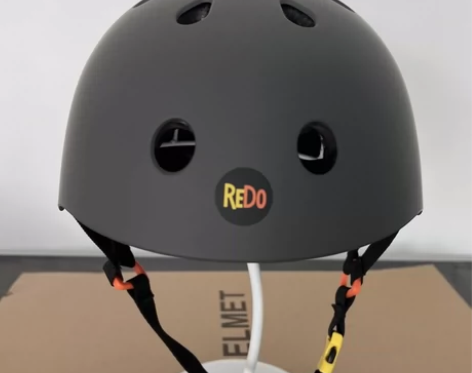 小黄鸭儿童滑板头盔，健康布热压内衬。适合滑...