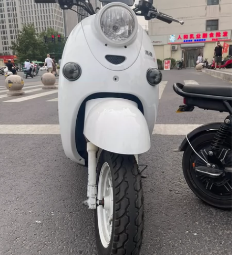 雅迪电动车不到一年自己买的车子需要联系 大...