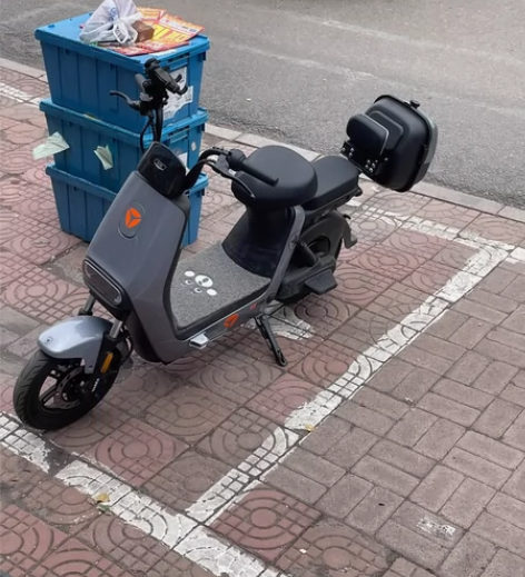 雅迪电动车原价3000买的,有盗抢险,还未...