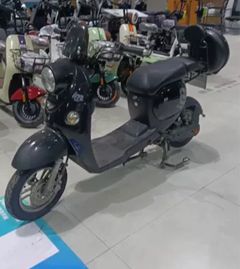 绿源电动车，车子九成新，还在保质期内，电池...