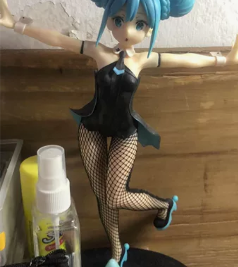 出 初音未来景品手办 感兴趣的话点“我想要...